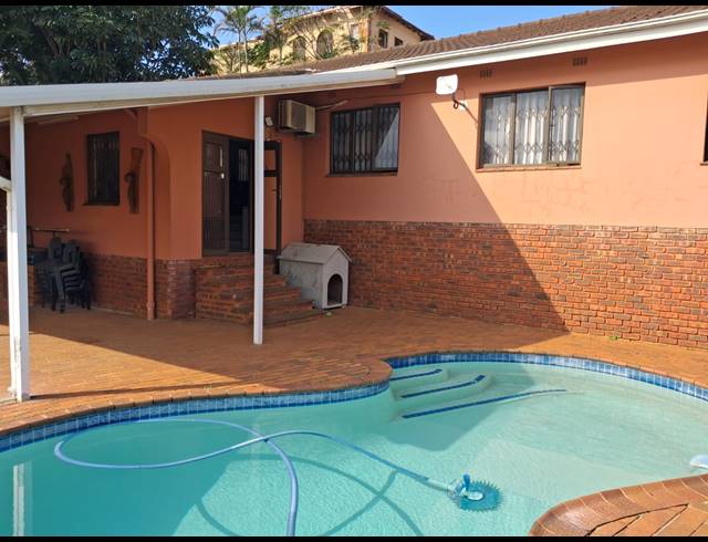 5 BEDROOM HOUSE FOR SALE IN BLUFF
